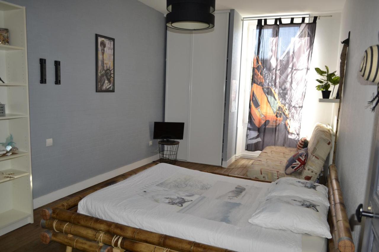 Chambre d'hôte grande suite Chef-Boutonne Extérieur photo