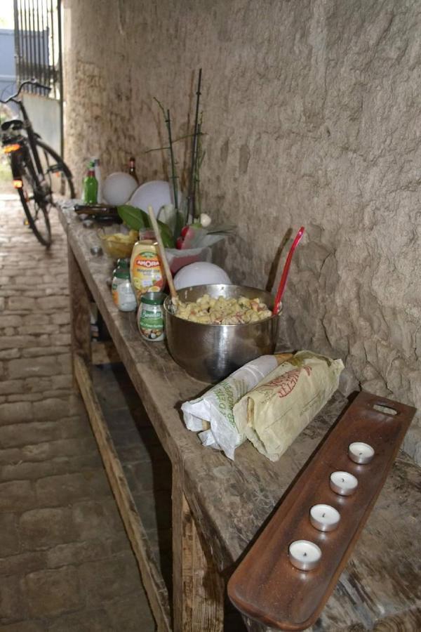 Chambre d'hôte grande suite Chef-Boutonne Extérieur photo